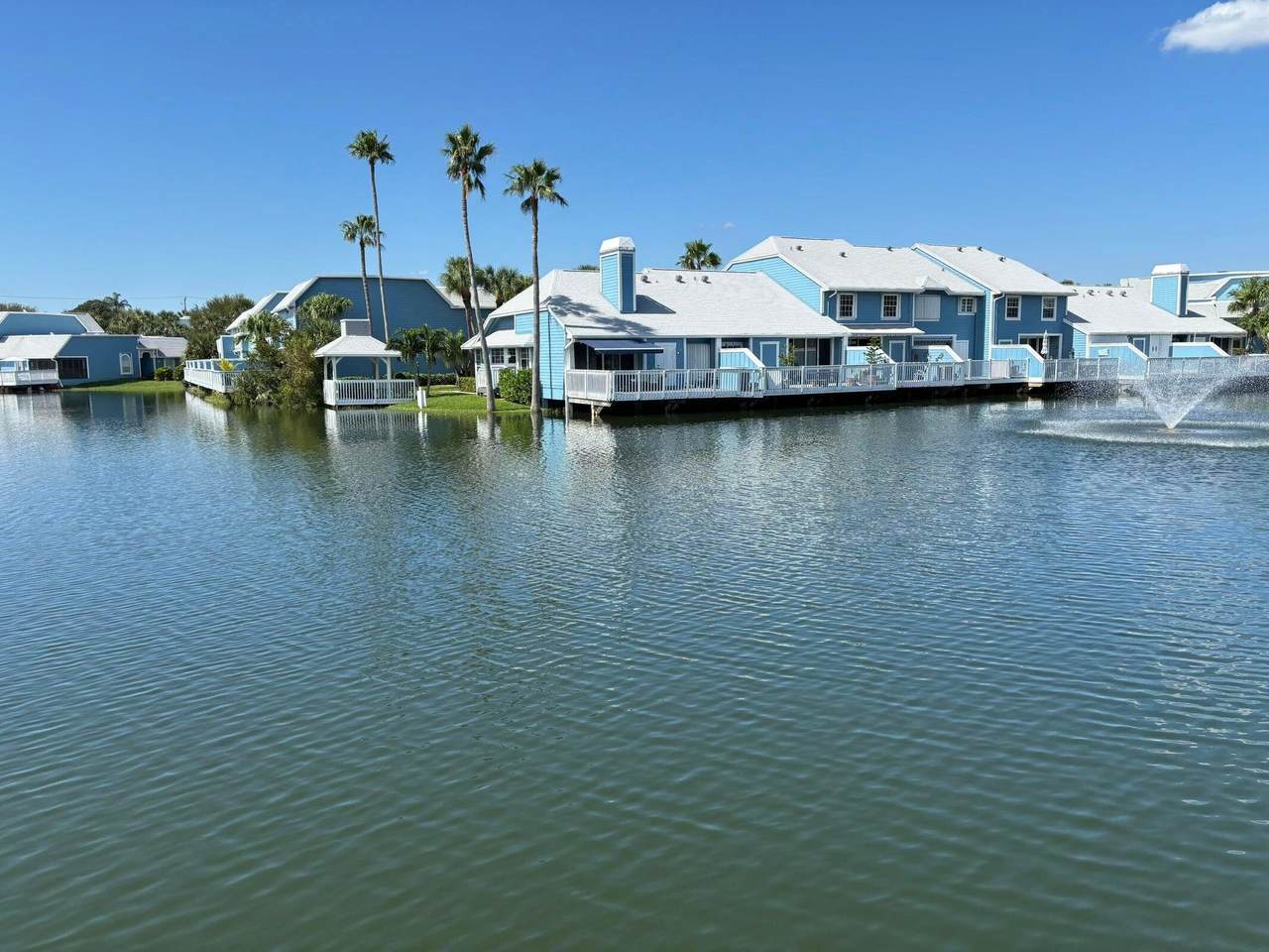 https://bt-photos.global.ssl.fastly.net/beaches/1280_boomver_4_R11074644-2.jpg