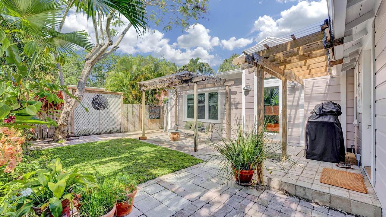 42 Palm Square - Photo 1
