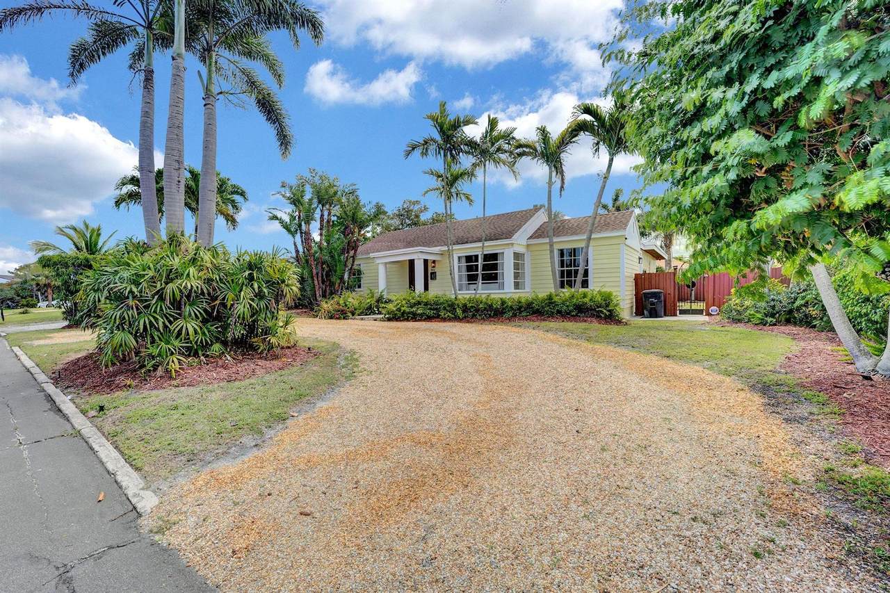 946 Paseo Morella - Photo 1