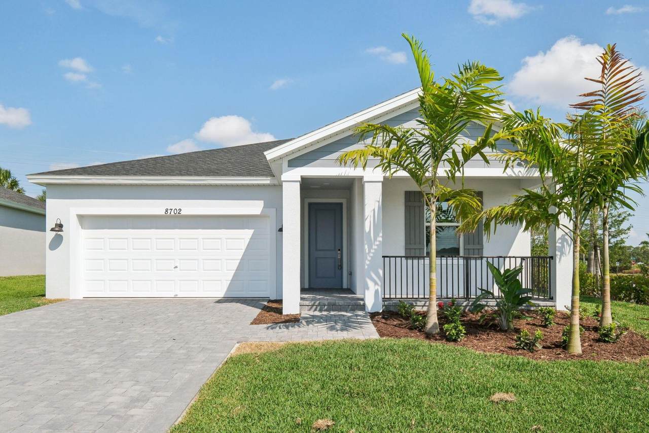 8702 Dahlia Circle - Photo 1