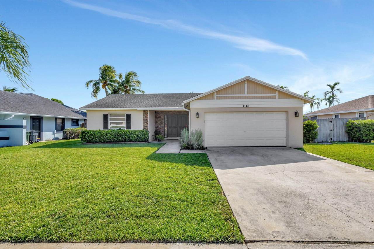 1181 Larch Way - Photo 1
