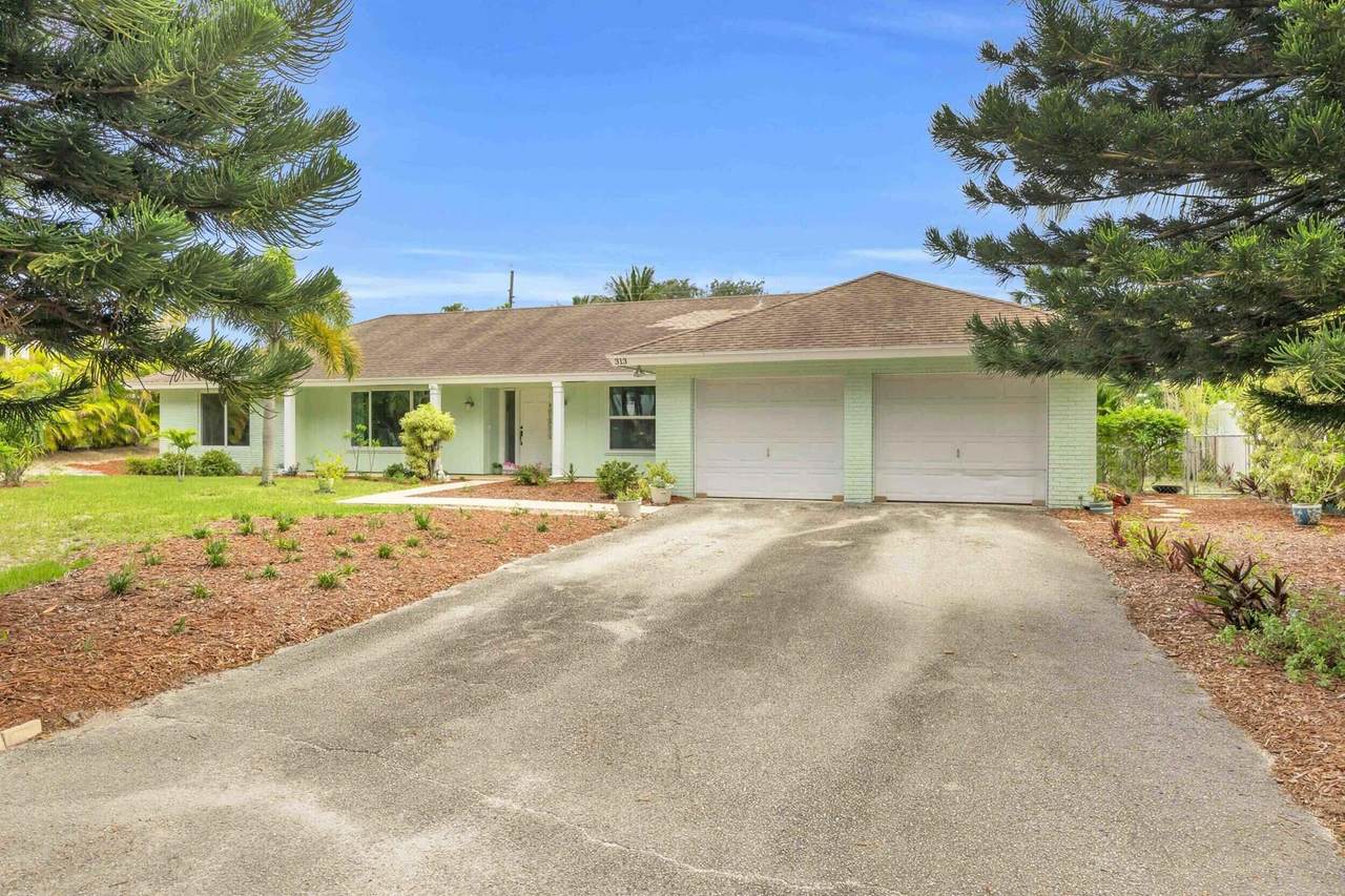 313 Country Club Drive - Photo 1