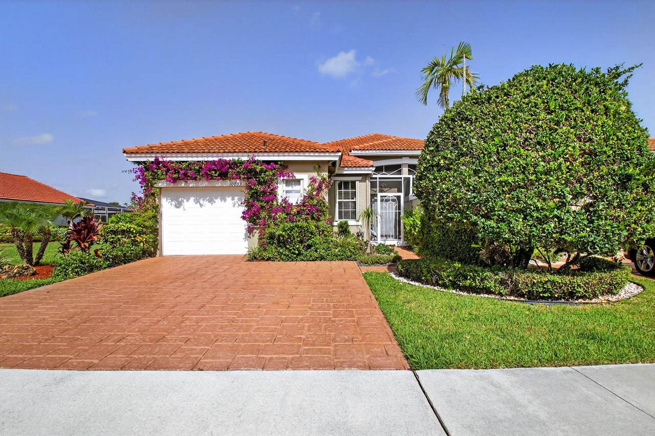 10853 Royal Caribbean Circle - Photo 1
