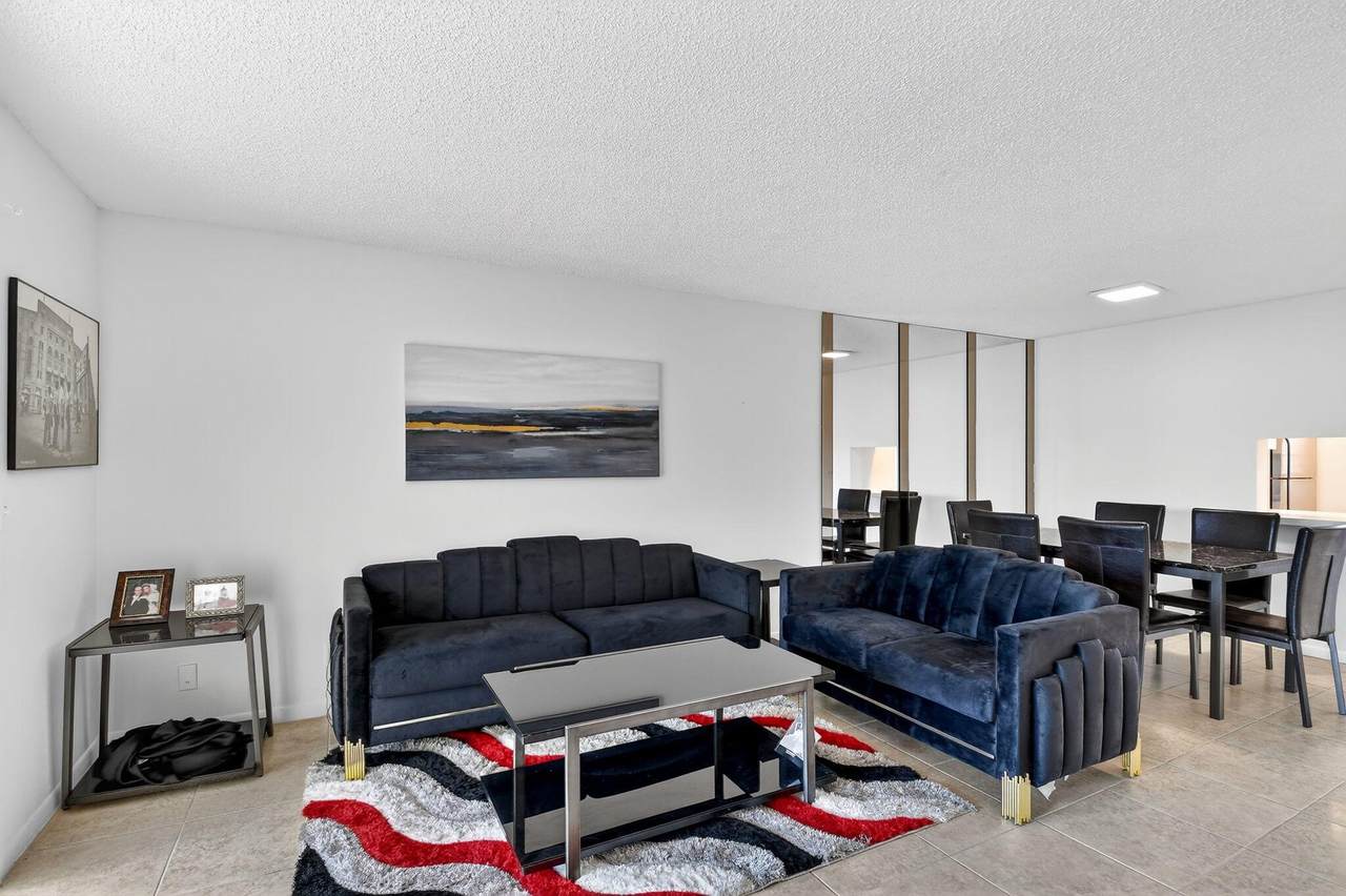 2615 3rd Court - Photo 1