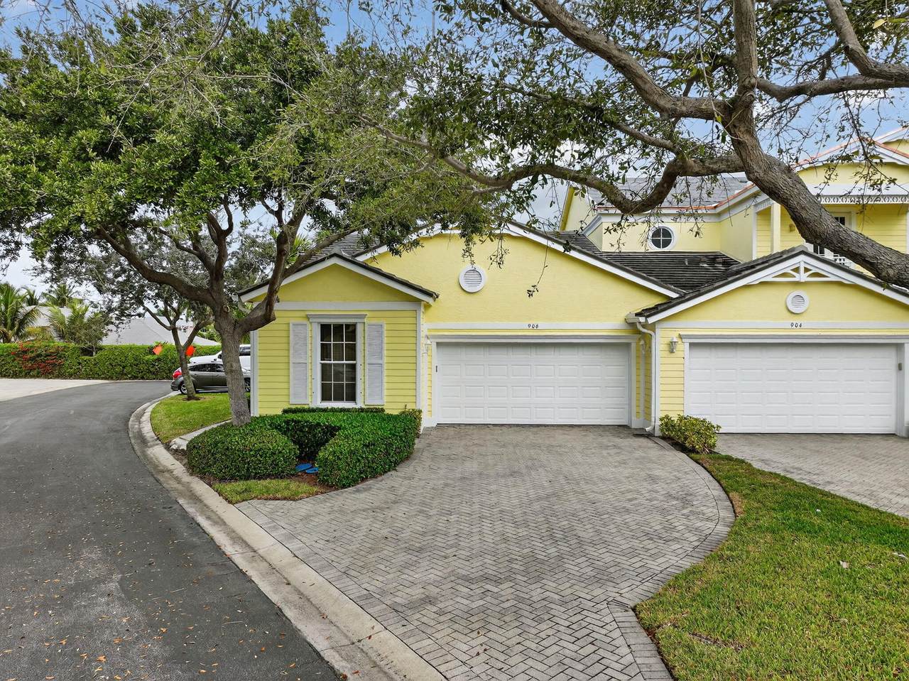 906 Mariner Bay Boulevard - Photo 1