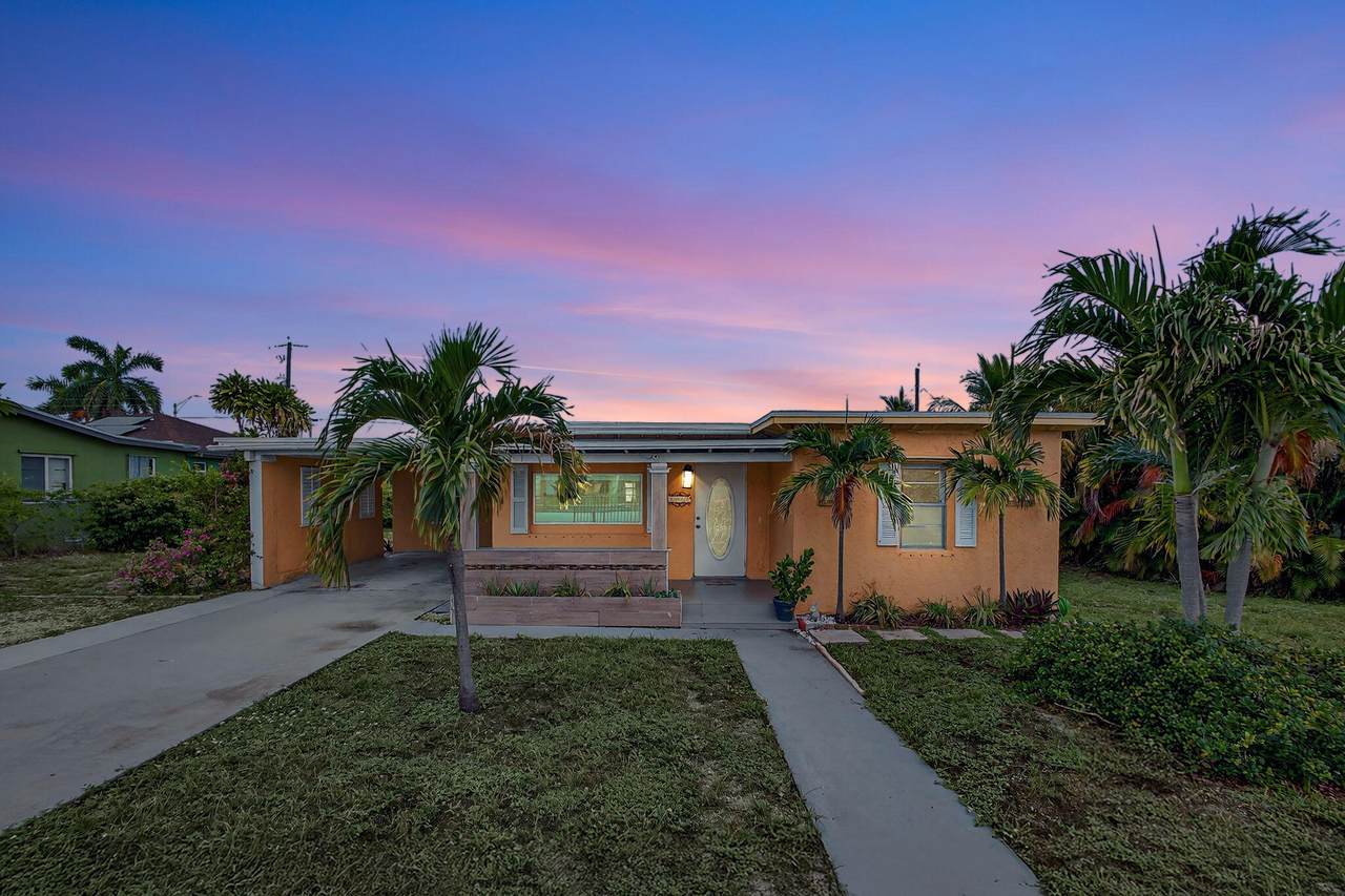 1136 7th Street - Photo 1