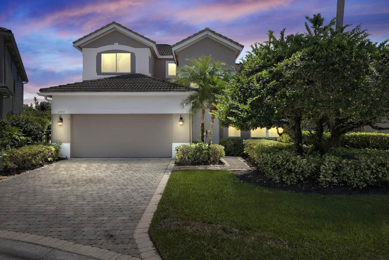10910 Grande Boulevard - Photo 1