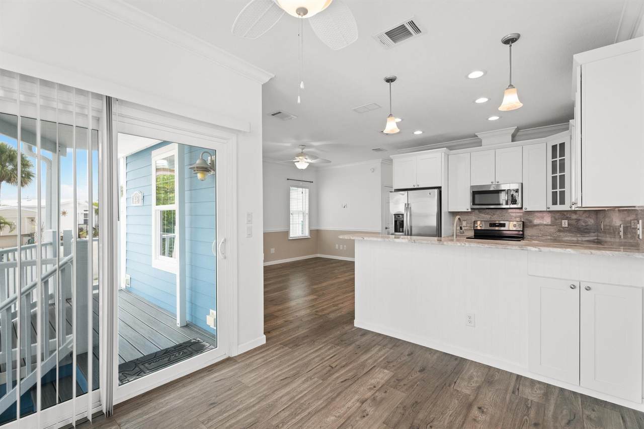 445 Nettles Boulevard - Photo 1