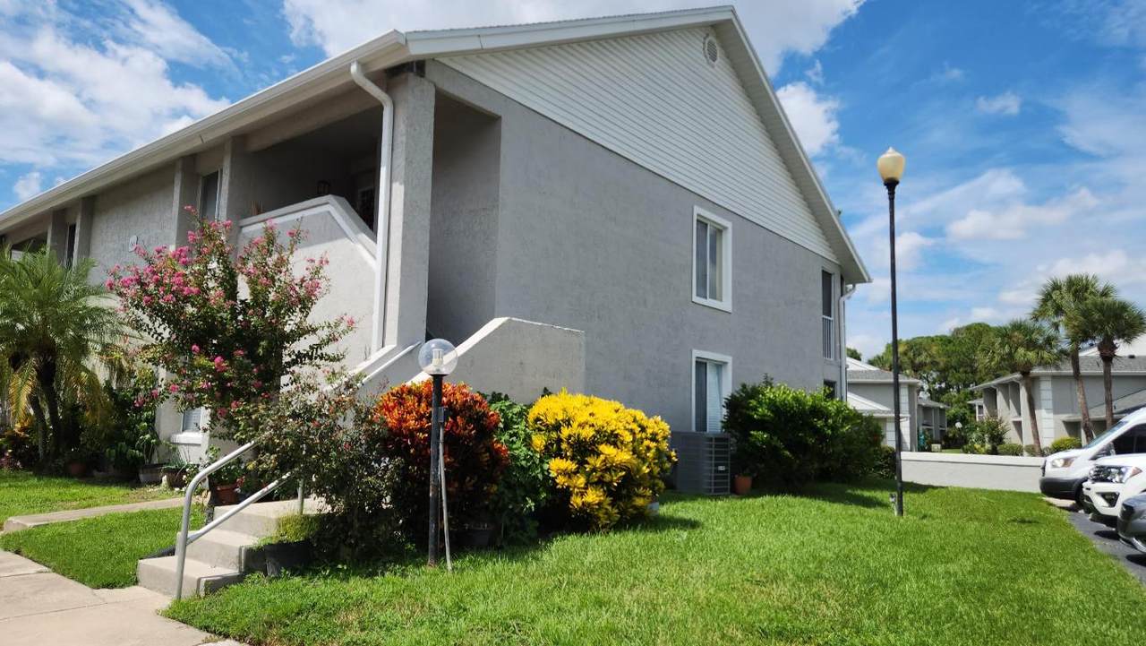 5617 Blue Shadows Court - Photo 1