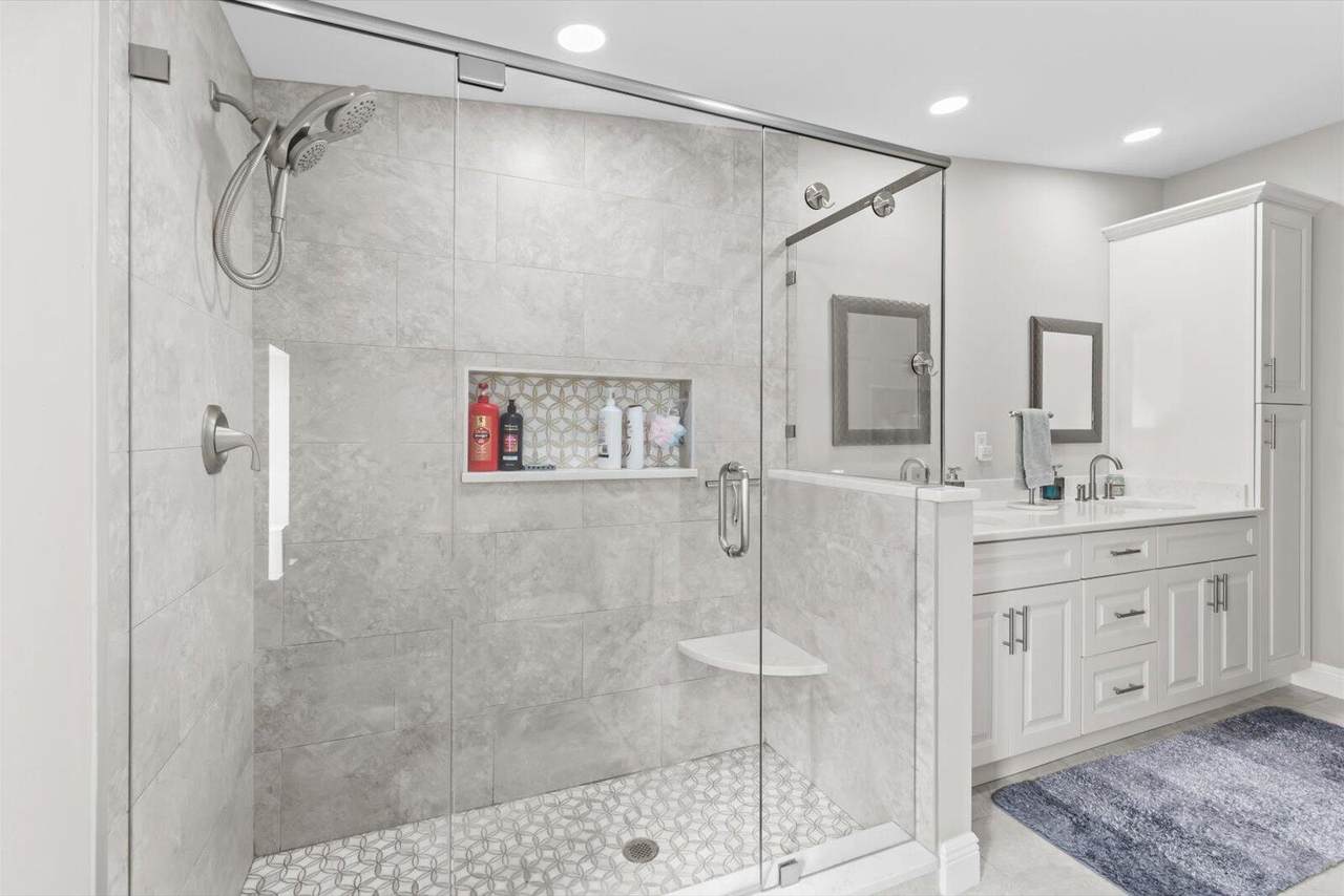 2813 Hook Court - Photo 1