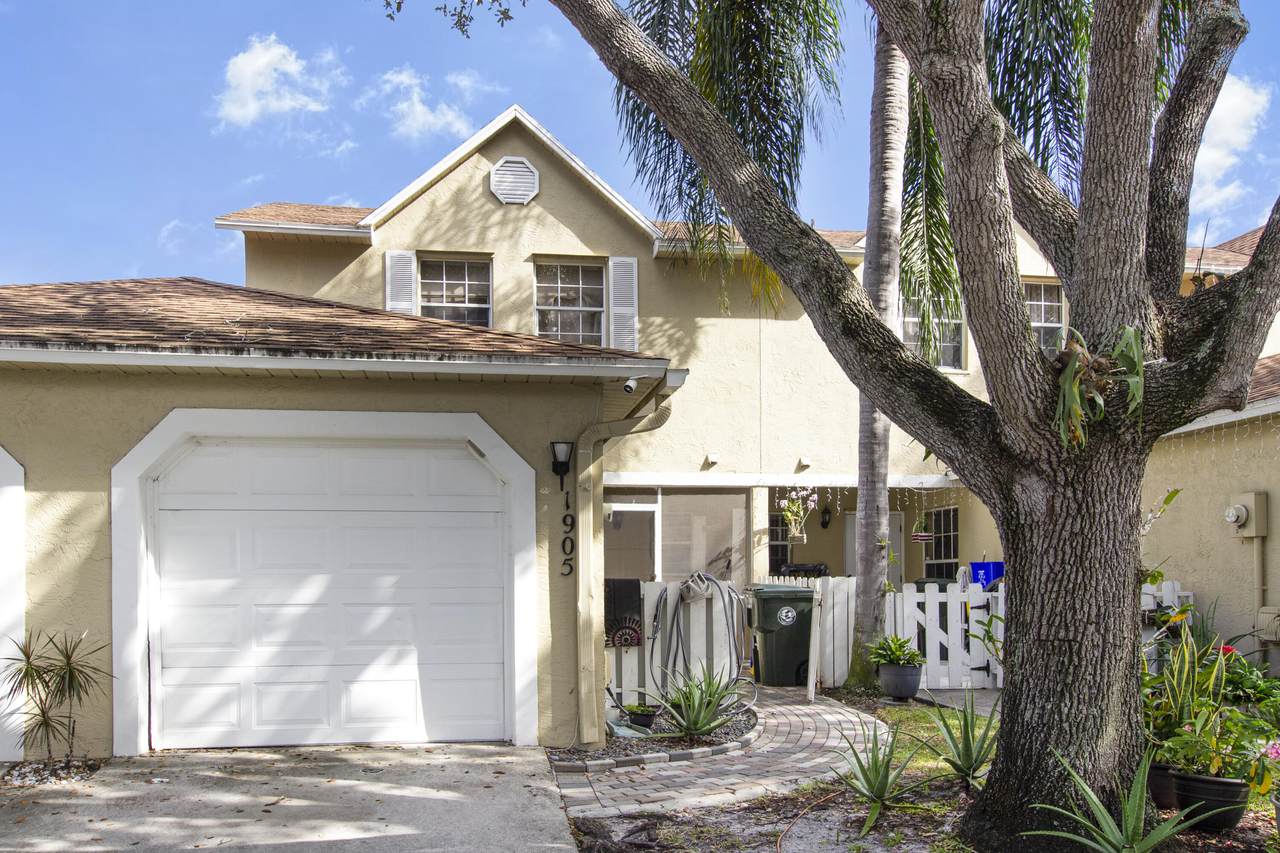 1905 Maplewood Drive - Photo 1
