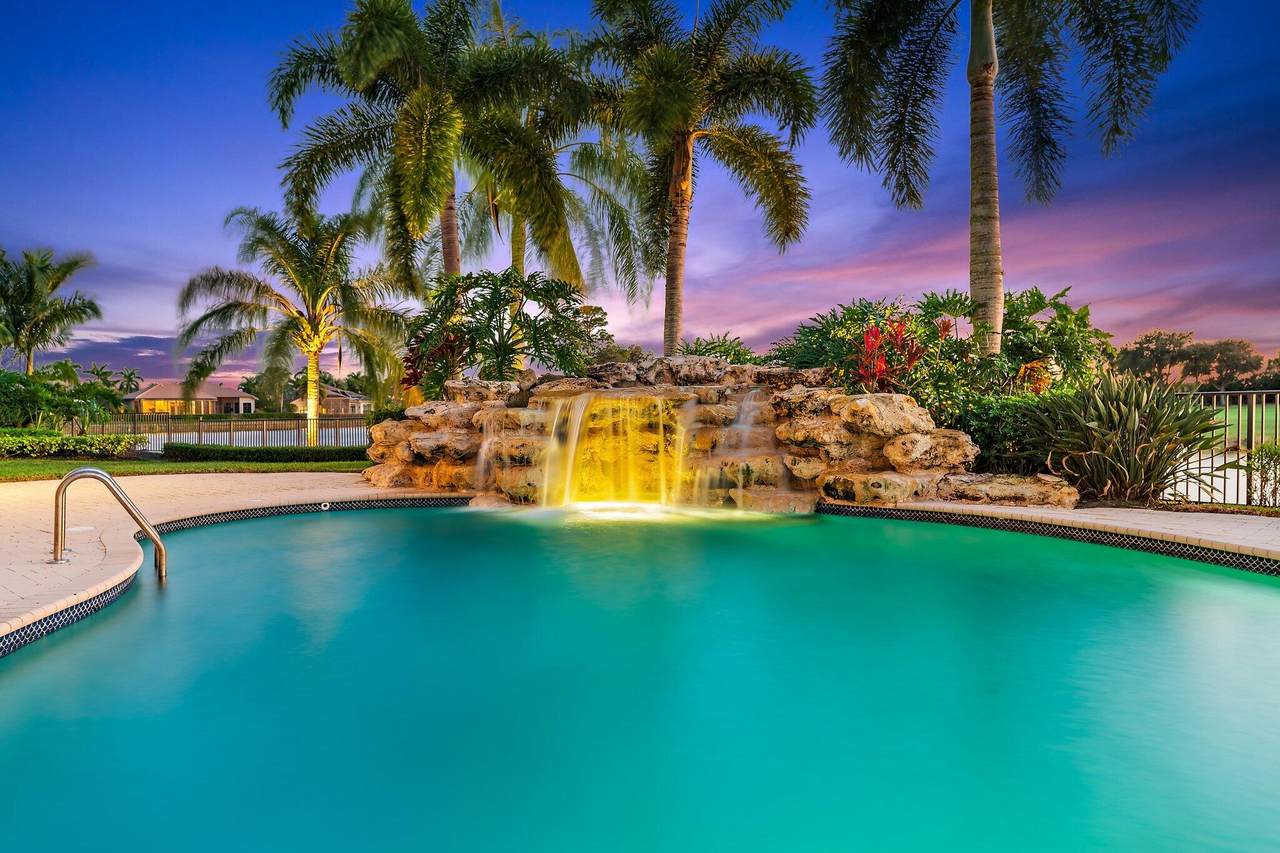https://bt-photos.global.ssl.fastly.net/beaches/1280_boomver_4_R11150943-2.jpg