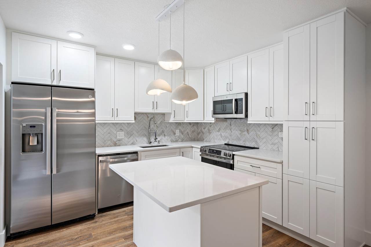 506 5th Terrace - Photo 1