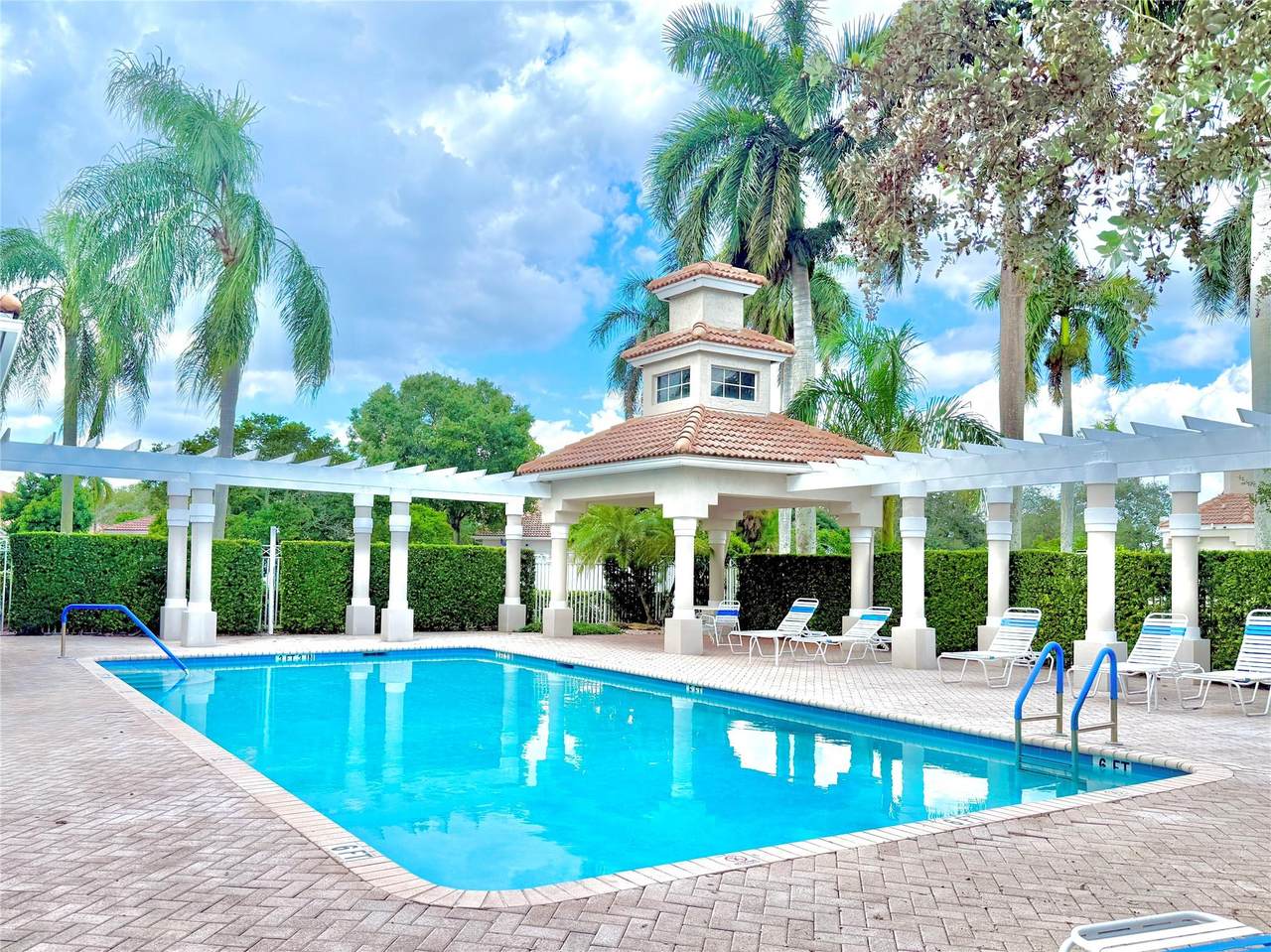 2561 Aragon Blvd - Photo 1