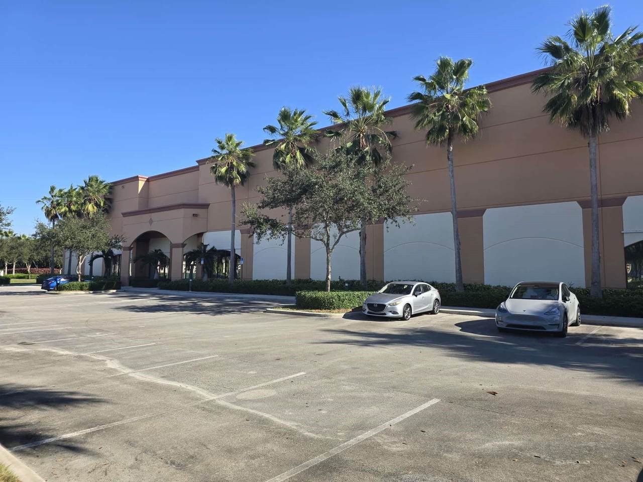 9608-9616 Premier Parkway - Photo 1
