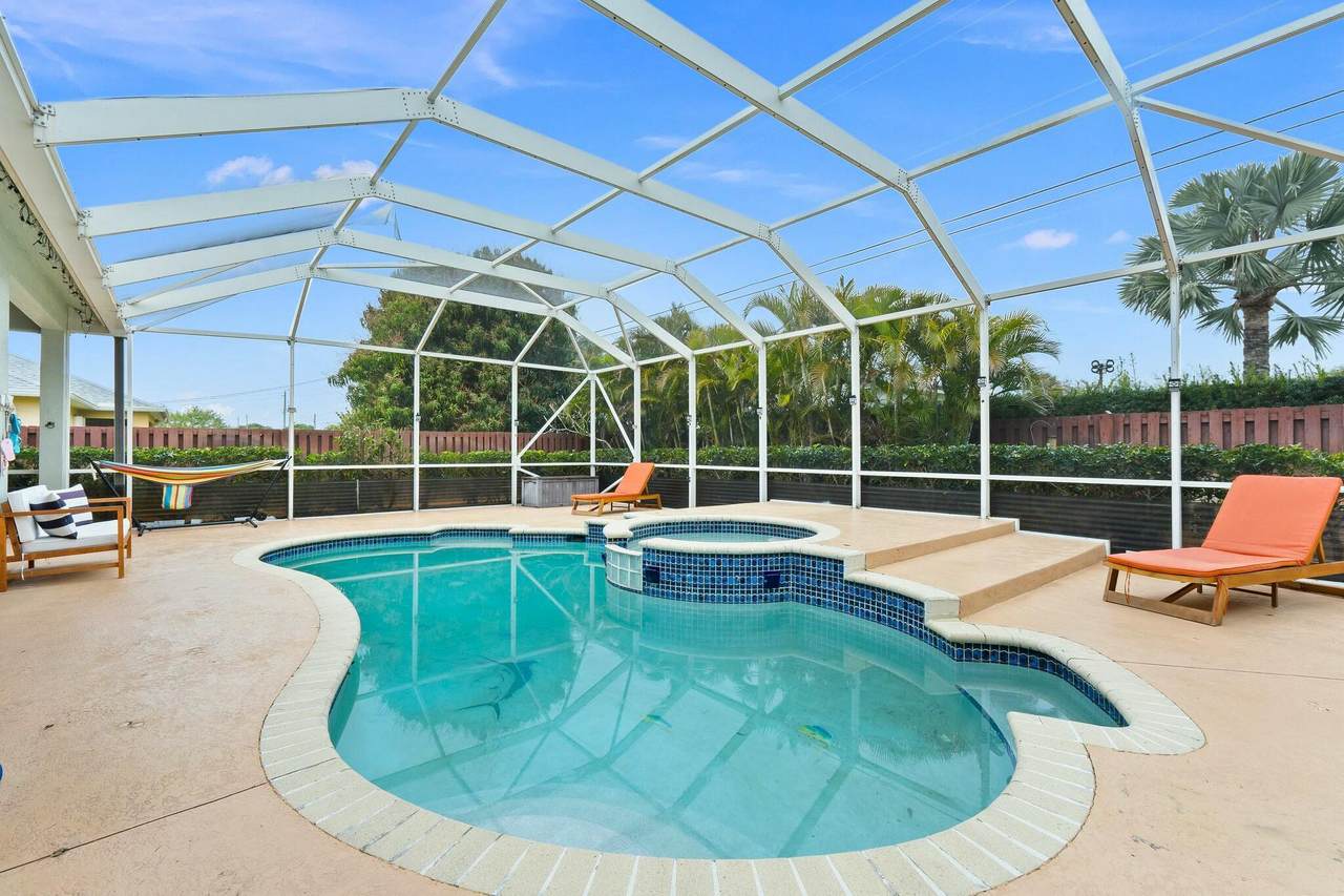 833 Janette Avenue - Photo 1