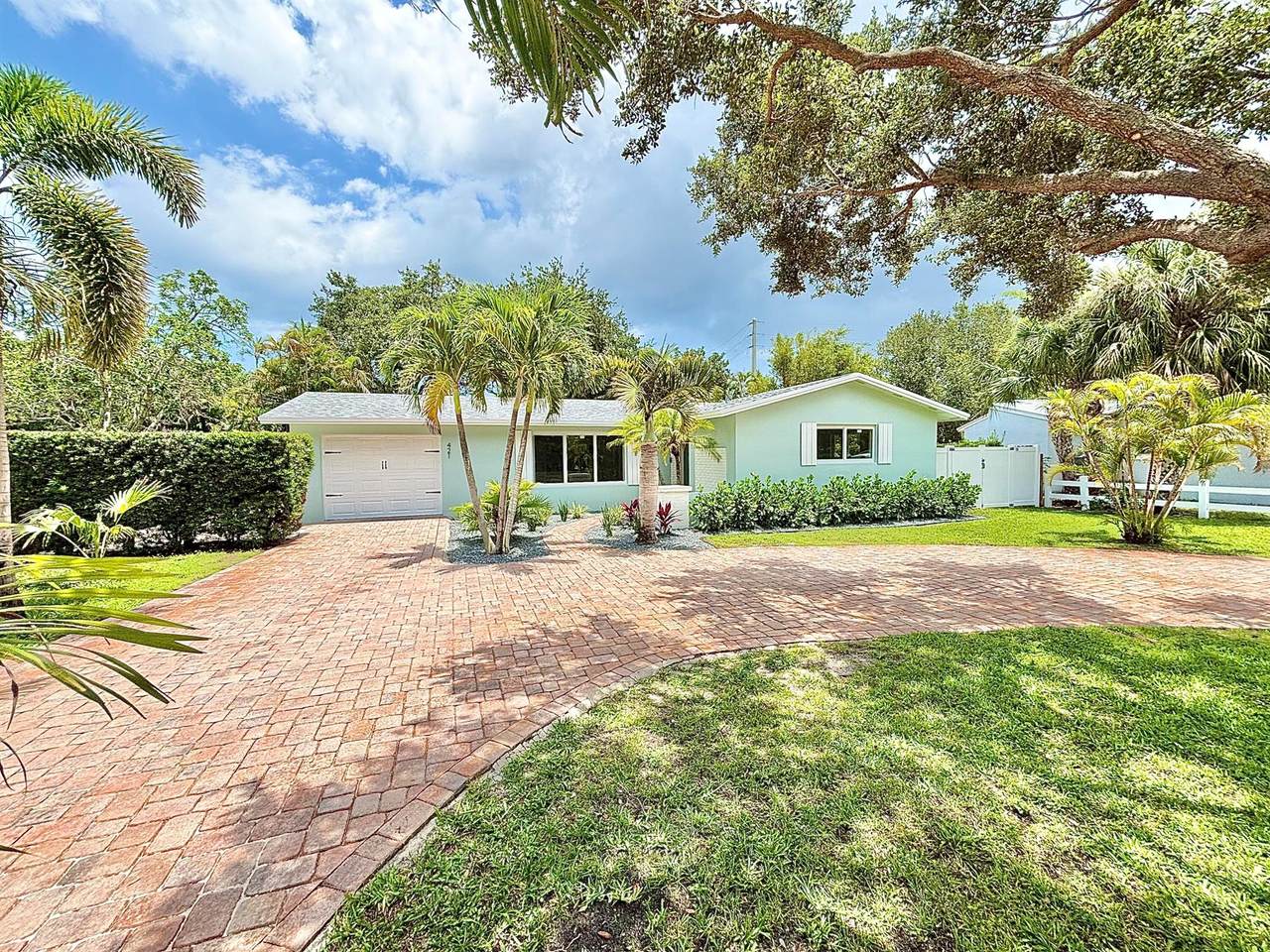 421 Edgewood Drive - Photo 1