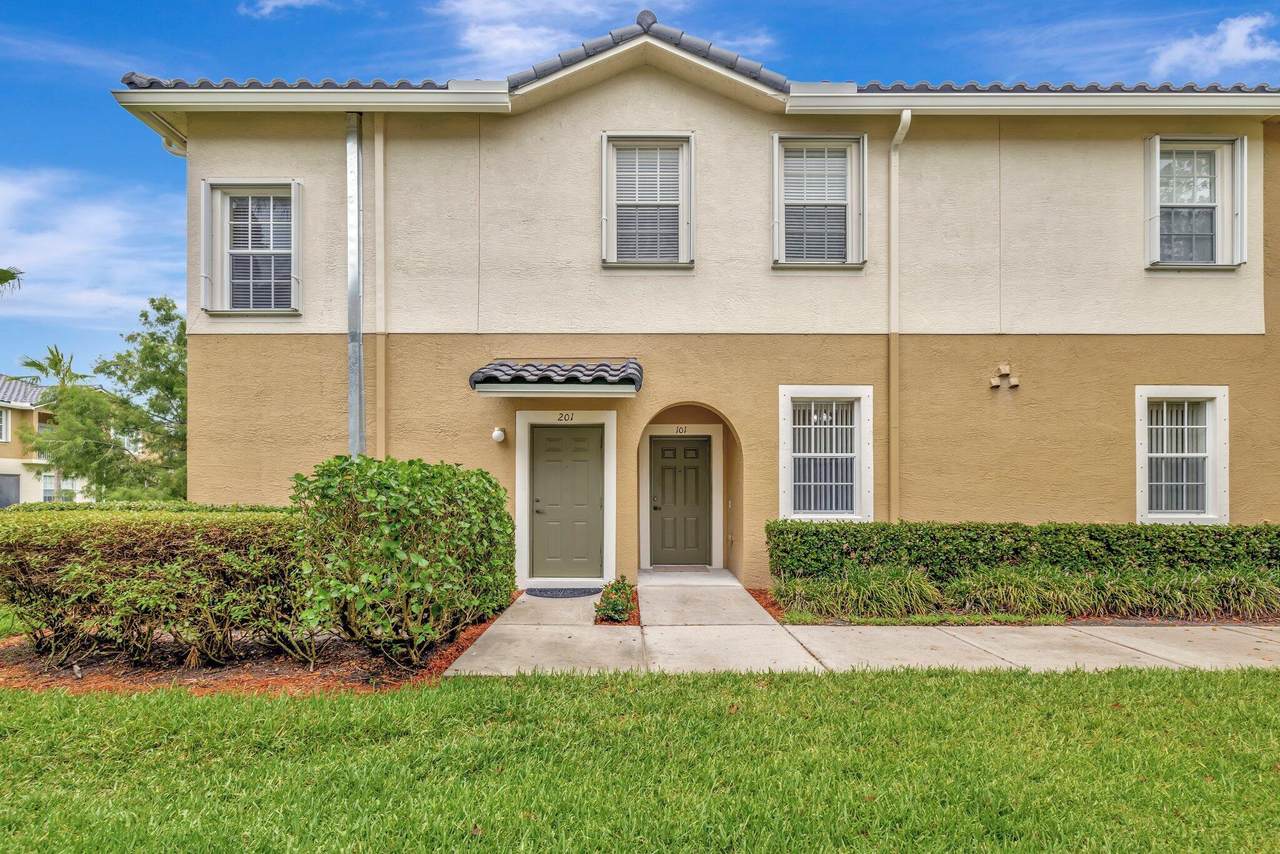 1600 Sheffield Terrace - Photo 1
