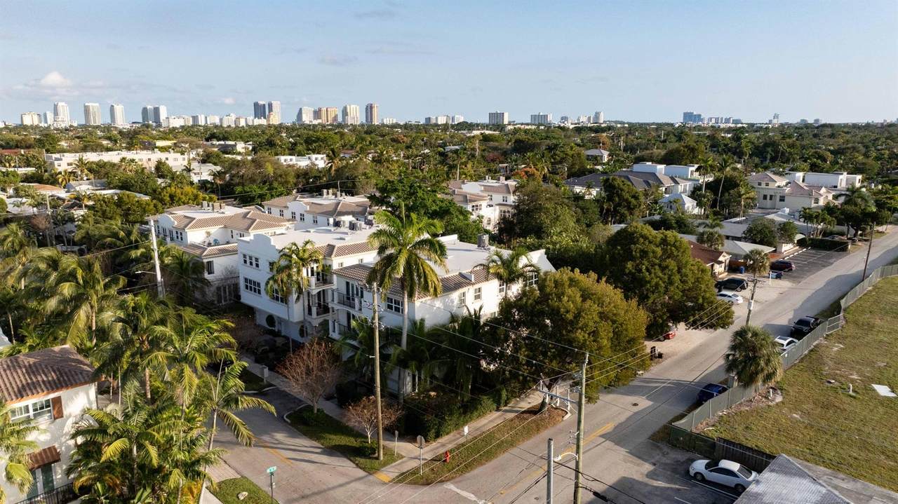 852 16th Avenue - Photo 1