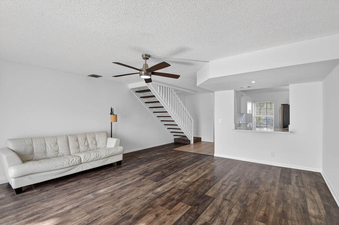 212 Foxtail Drive - Photo 1