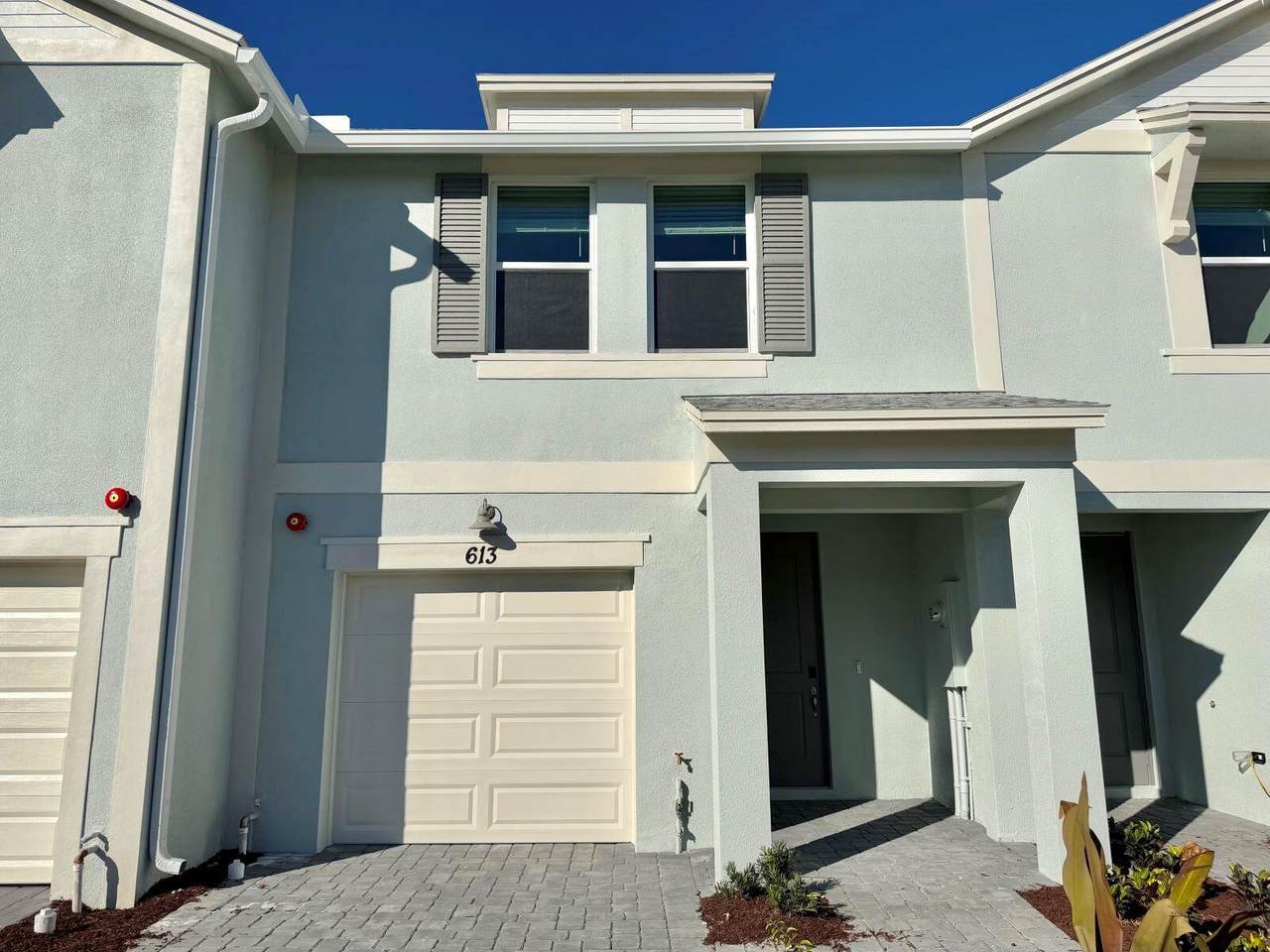 613 Salisbury Circle - Photo 1