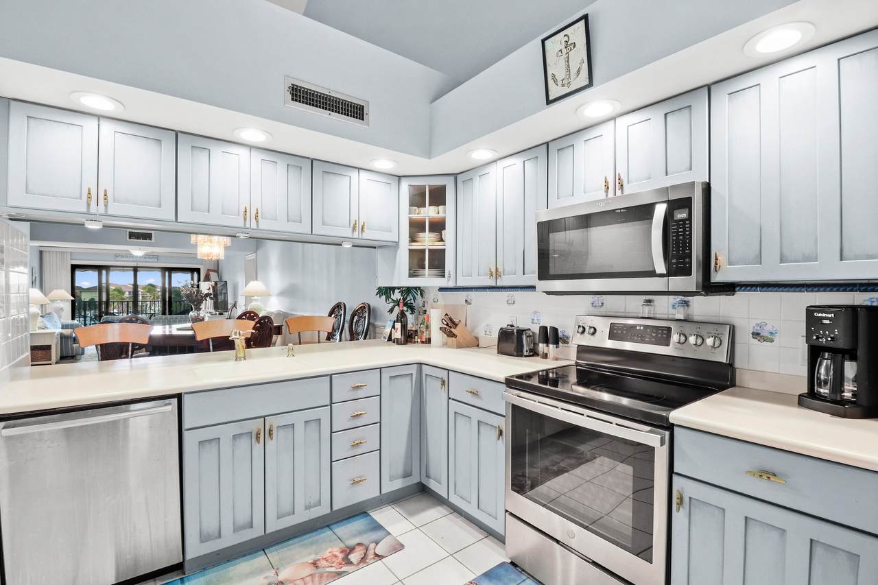 901 Seafarer Circle - Photo 1