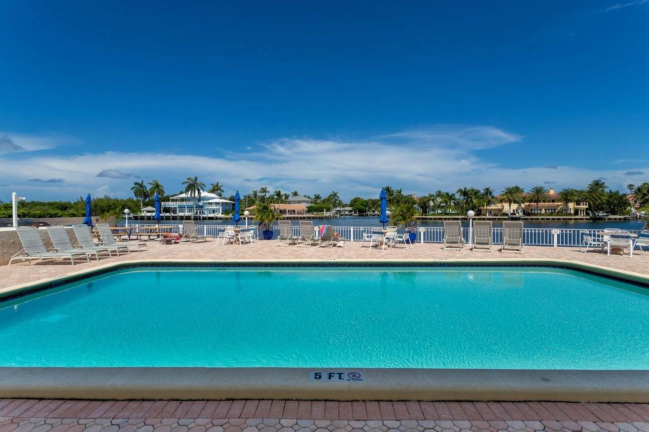 https://bt-photos.global.ssl.fastly.net/beaches/1280_boomver_5_R11168528-2.jpg
