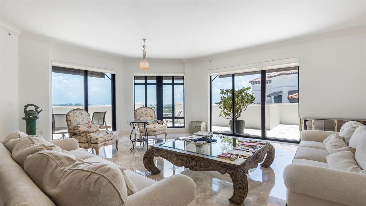 200 Palmetto Park Road - Photo 1