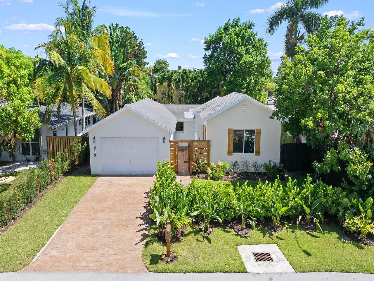 812 26th Street - Photo 1