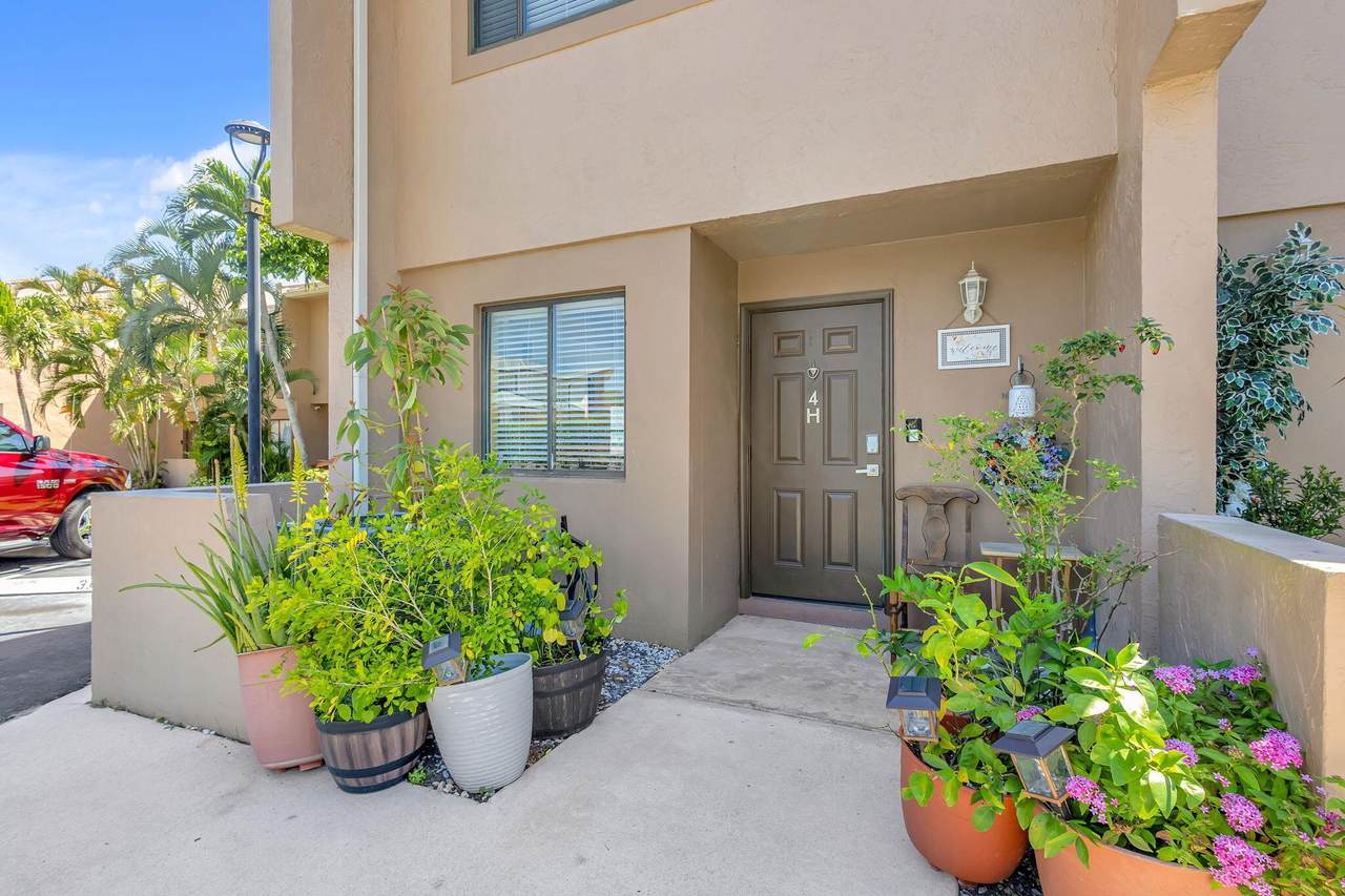 139 Sparrow Drive - Photo 1