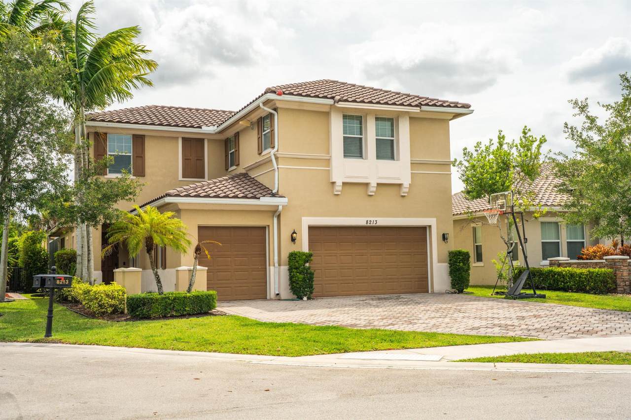 8213 121 Way - Photo 1