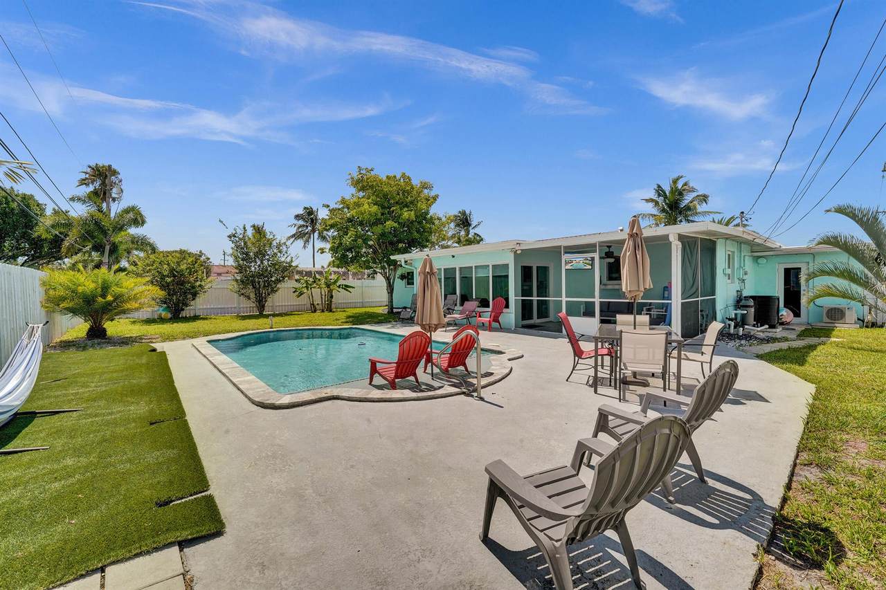 571 14th Street - Photo 1
