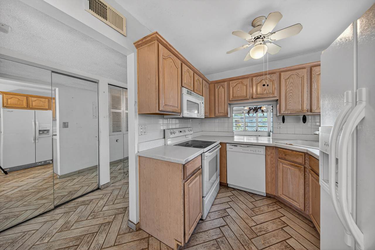 6200 62nd Street - Photo 1