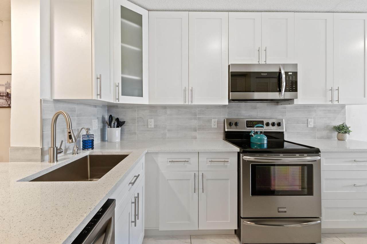 5380 Cedar Lake Drive - Photo 1