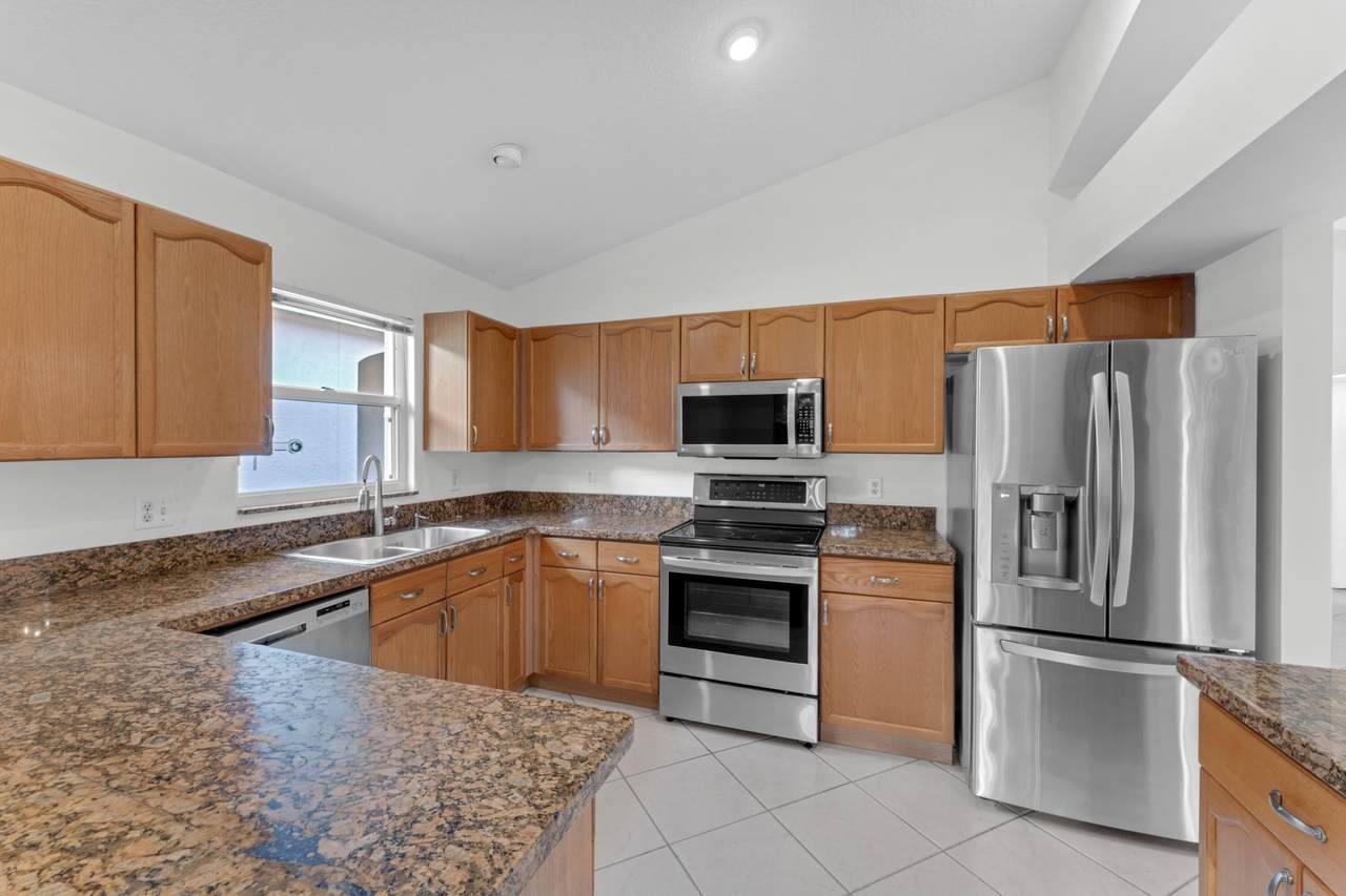 2705 Pointe Circle - Photo 1