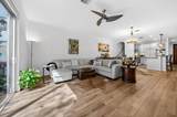 1942 32nd Street - Photo 3