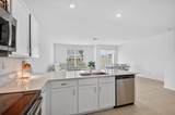 6933 Harbours Edge Avenue - Photo 14