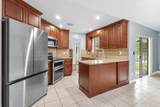 206 Parkwood Drive - Photo 3