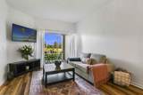 2040 Greenview Shores Boulevard - Photo 2