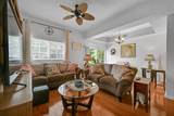 568 7th Square - Photo 6