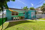 305 Lakeside Drive - Photo 3