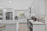 9860 Honeysuckle Avenue - Photo 16