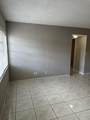 1004 Twin Lakes Drive - Photo 4