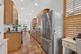 218 Hampton Court - Photo 15