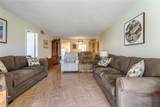 811 Hollybrook Dr - Photo 7