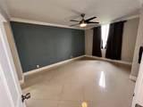 3233 Riverside Dr - Photo 14
