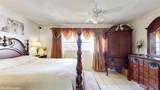 1035 Country Club Dr - Photo 16