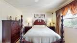 1035 Country Club Dr - Photo 17