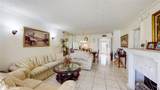 1035 Country Club Dr - Photo 3