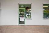 2525 Embassy Dr - Photo 2